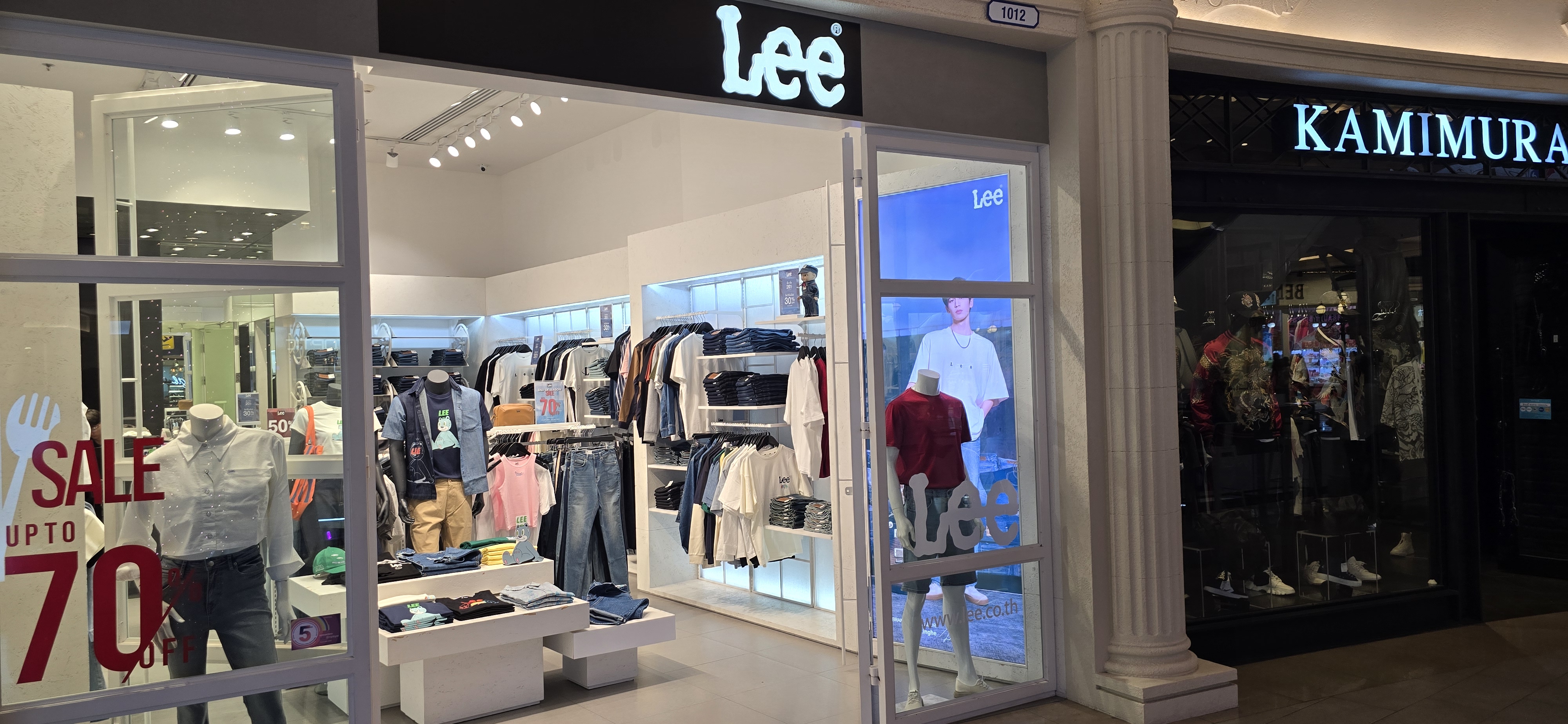 Lee 매장 전경
