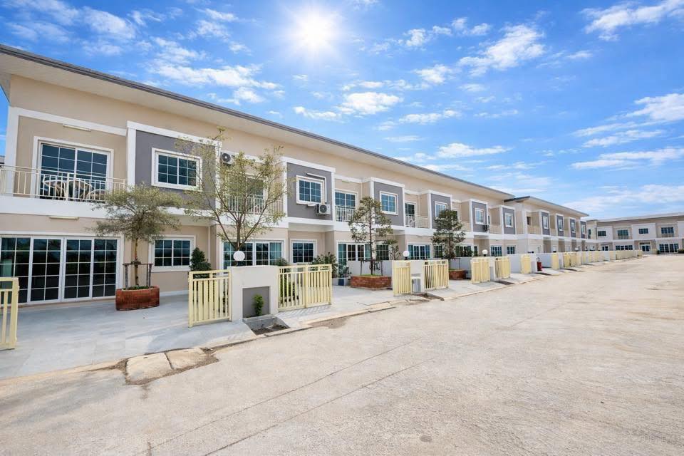 파타야 부동산 2026 주택 매매, 무반(หมู่บ้าน) , Pattaya House for Sale! - Luggage Station Pattaya 파타야 부동산 2026 주택 매매, 무반(หมู่บ้าน) , Pattaya House for Sale!